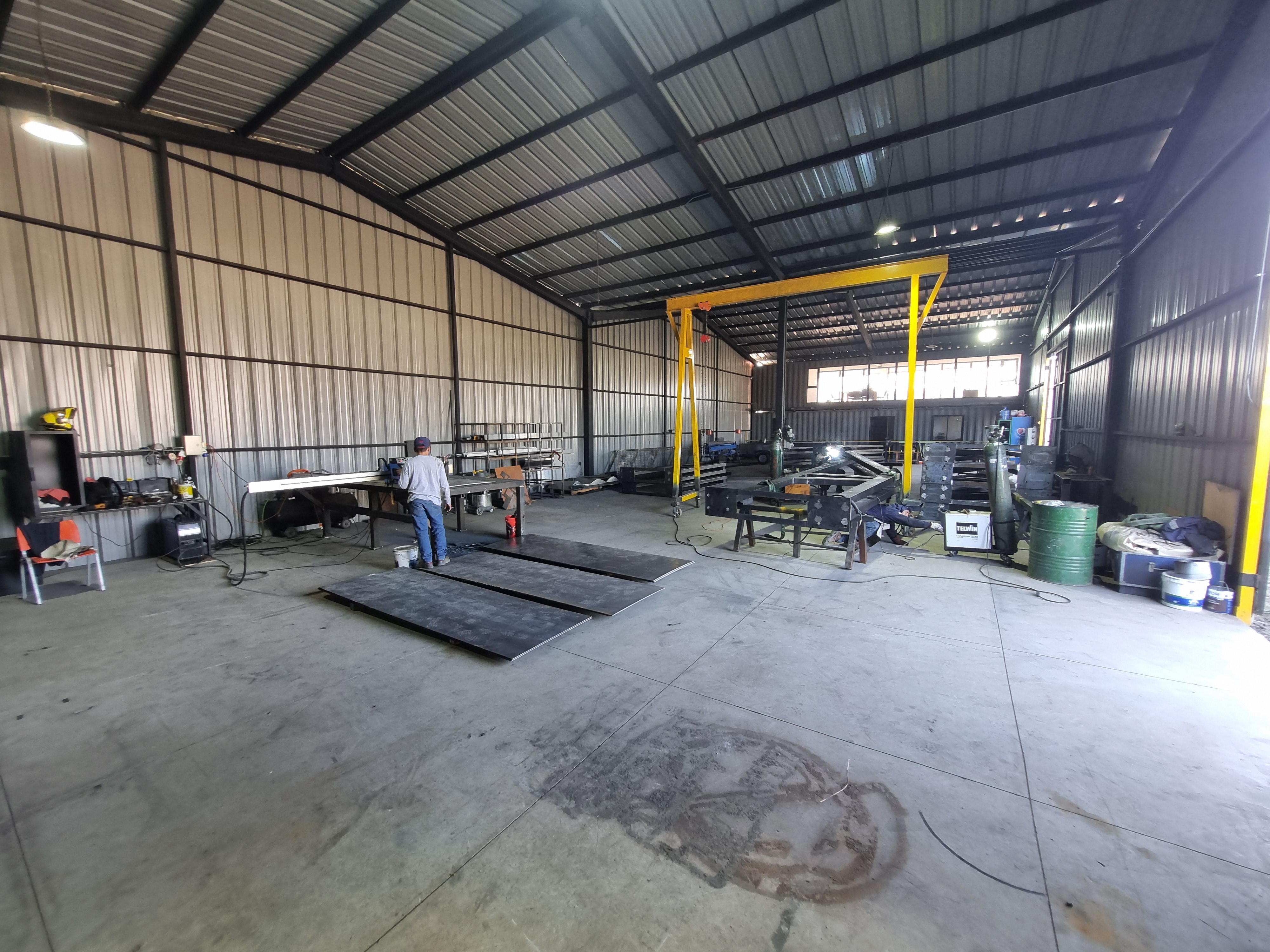 Taller de fabricación metálica LR Montajes